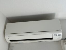冷えが悪くなったエアコンへのガスチャージ作業｜戸建て住宅