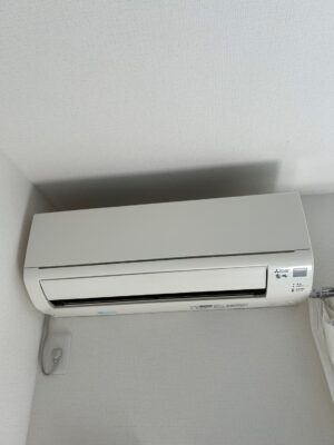 冷えが悪くなったエアコンへのガスチャージ作業｜戸建て住宅
